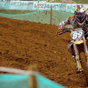 排列五开奖结果：2025年第六届体校杯足球赛U15组13-24名队伍合影，青春印记与体育情怀的交融